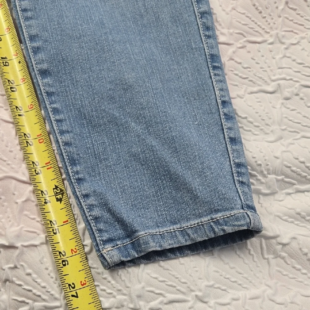 3/$10 Torrid Denim Blue Cropped Jeans